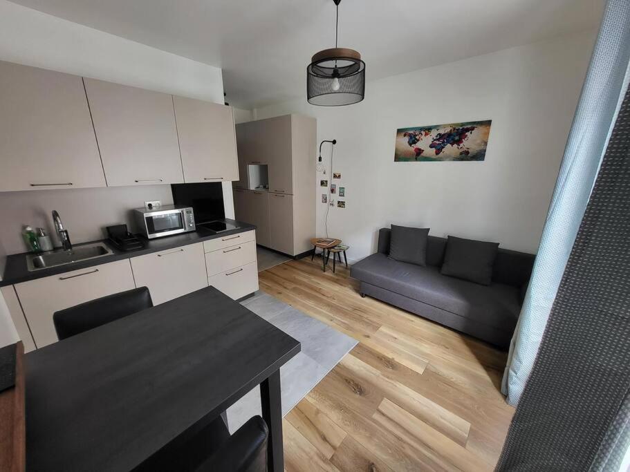 Petit Studio En Plein Centre-Ville De Вандом Экстерьер фото
